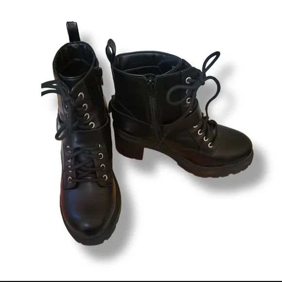 🌿No Boundaries Size 7 Wide Black Faux Leather Moto Boots Chunky Block Heels - Picture 6 of 15